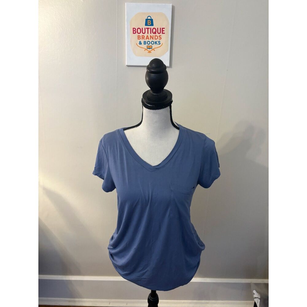Cable & Gauge Women’s Small Blue V-Neck Short-Sleeve Pocket T-Shirt - Picture 4 of 4